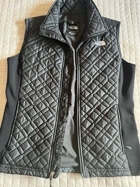 Womens The NORTH FACE Black Full Zip Sweater Vest Small